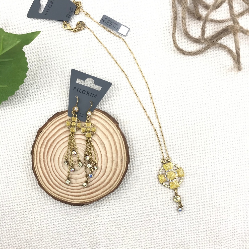 😍 Matching Set Cross Dangle Earrings + Necklace - Picture 7 of 8